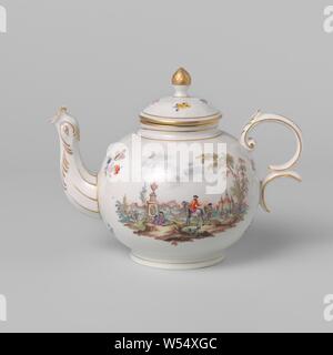 Teapot with landscapes, Porcelain teapot with a spherical body, curved spout and rocaille ear, painted on the enamel in gold and gold. On the belly twice a landscape with people and a pillar with a vase. Bouquets and scatter flowers in between. Gold lines on the foot and neck. The spout ends in an animal head. Marked with the monogram of Catherine II of Russia. Possibly a 19th or 20th century counterfeit., anonymous, Sint-Petersburg, c. 1765, porcelain (material), glaze, gold (metal), vitrification, h 11.1 cm d 9.5 cm d 11.6 cm d 6.9 cm w 18.3 cm Stock Photo