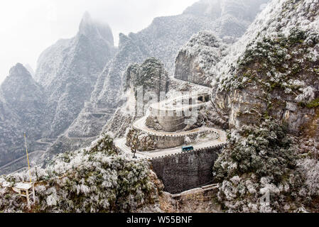 Landscape of the snow-covered Tianmen Mountain in Zhangjiajie city, central China's Hunan province, 16 February 2019. Stock Photo