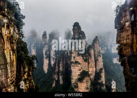 Landscape of the snow-covered Tianmen Mountain in Zhangjiajie city, central China's Hunan province, 16 February 2019. Stock Photo