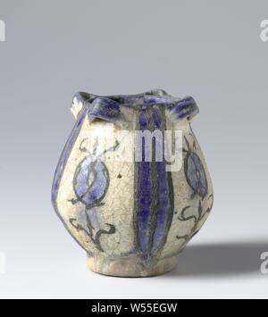 Bowl with pseudo-inscription and stripes, Bowl of quartz fritware, painted with stripes in blue under transparent alkaline enamel and with a border of black-pseudo-inscription., anonymous, Iran, c. 1200 - c. 1299, earthenware, glaze, cobalt (mineral), vitrification, h 10.5 cm d 8.1 cm d 9.7 cm d 5.5 cm Stock Photo