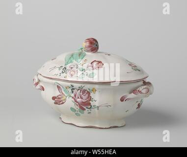 Earthenware soup terrine lid, Earthenware soup terrine lid. The curved and corrugated lid is decorated with two bouquets, one of which is composed of a purple tulip, a purple rose and a branch of blue and yellow flowers and green leaves and the other of a rose, two asters and a branch of yellow and blue flowers. The lid is crowned by a purple and yellow fruit on a stem with light green leaves. The glaze is slightly chalky. No brands., anonymous, Straatsburg, c. 1740 - c. 1760, earthenware, h 8.9 cm × w 26.6 cm × d 18.9 cm Stock Photo