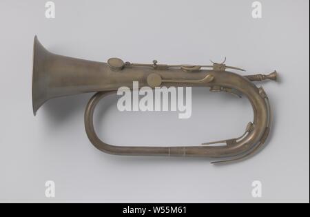 Keyed Bugle, Kleppenbugel in Bes. Six flat, round valves, the bottom of which is open and with adjusting screw. The valves are mounted on saddles and close on sleeves around the holes. Valve and key made of a piece of metal. With support saddle for the middle finger of the right hand. The key of the third valve is below:, anonymous,  1830 - 1849, copper (metal), h 51.5 cm × w 27.0 cm d 16.6 cm Stock Photo