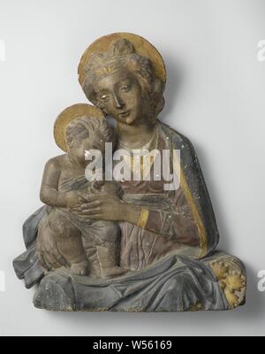 Maria with child, Antonio Rossellino, 1450 - 1475, stucco, h 67 cm × w 58 cm × t 10 cm Stock Photo