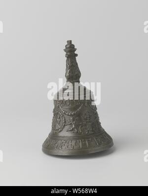 Table bell with Orpheus and inscription, The object consists of three parts: the bronze bell-shaped bell with the handle, the iron eye, the iron clapper. On the lower edge of the bell the inscription SVVM CVIQVE PVLCHRUM 1544. The figuration consists of an Orpheus playing on a fiddle and on the left a bear, a monkey, a lion and on the right a wolf, a making monkey, a rabbit, a swan, deer, a stork and a horse. In addition, the inscription OMATER DEI MEMENTO MAY. The handle is formed by three putti., Orpheus playing the lyre: trees and rocks move, beasts and birds are enchanted, anonymous Stock Photo