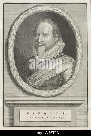 Portrait of Maurits, Prince of Orange, Portrait of Maurits in an oval of oak leaves. In a frame his name, knighthood order (GARTER) - insignia of a knighthood order, eg .: badge, chain, Maurits (Prince of Orange), anonymous, Nederlanden, 1600 - 1699, paper, etching, h 271 mm × w 185 mm Stock Photo