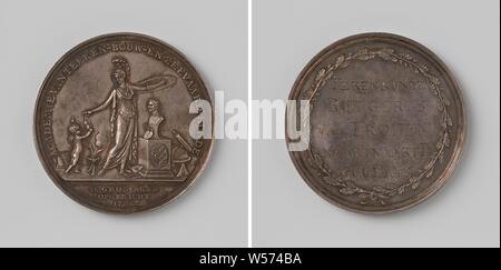 Academy of Drawing, Construction and Marine Sciences in Groningen, medal awarded to Rutgerus van Troijen, Silver medal. Front: helmeted Minerva holds shield above bust, against which palette with brushes rest, standing on plinth with inscription and coat of arms, and above globe, on which viewer is mounted and against which plumb line rests, with her other hand she extends a number of medals to a winged boy with a flame on his head, who pours the bowl out over a burning tripod, behind boy board against truncated column within circumference, cut off: inscription. Reverse: inscription within oak Stock Photo