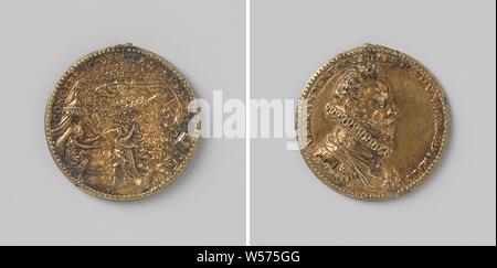 Siege and capture of Antwerp by the Duke of Parma, Silver Medal with broken eye. Front: man's bust inside the inside. Reverse: From his bed rising duke of Parma, Satyr shows the flooded land, the ship bridge and the city of Antwerp in a circle., Antwerp, Alessandro Farnese (governor of the Netherlands and duke of Parma and Piacenza), governor of the southern Netherlands Albert Casimir, Jacques Jonghelinck, 1585, silver (metal), gilding (material), gilding, d 4.6 cm × w 26.71 Stock Photo
