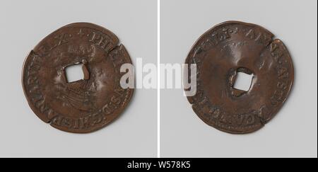 Philip II and Anna-Maria, king and queen of Spain, Copper medal with a hole in the middle. Front: man's bust inside the inside. Reverse: bust of a woman inside a wrap, Philip II (king of Spain), Anna-Maria of Austria (queen of Spain), anonymous, Belgium, 1571, copper (metal), striking (metalworking), d 2.8 cm × w 3.32 Stock Photo