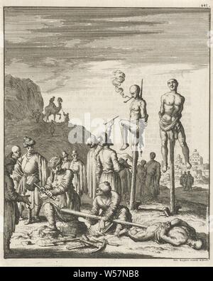 Figures for punishment impaled on a pole in Egypt, Print numbered top right: 441, instruments of torture, execution or punishment, Egypt, Jan Luyken (mentioned on object), Amsterdam, 1681, paper, etching, h 137 mm × w 172 mm Stock Photo
