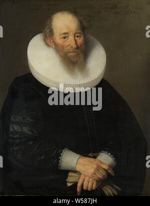 Portrait of an Old Man, Portrait of an Unknown Old Man. Sitting, half-length, with a large white collar and with hands folded in the lap, gloves in the left hand. Perhaps the person portrayed can be identified as Arend Jacobsz van der Graeff, anonymous historical person portrayed, old man, neck gear: collar, Samuel Hoffmann (mentioned on object), 1638, canvas, oil paint (paint), h 88 cm × w 68 cm d 8 cm Stock Photo