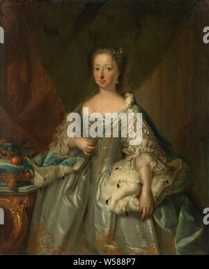 Portrait of Anne of Hanover, Princess Royal and Princess of Orange, Consort of Prince William IV, Portrait of Anna van Hannover (1709-59), the wife of Prince William IV. Knee piece with a heavy ermine coat with a crown embroidered on the chest. On the left a table with a crown on a pillow, Anna van Hannover, Willem IV (Prince of Orange-Nassau), Johann Valentin Tischbein (attributed to), 1753, canvas, oil paint (paint), h 48.5 cm × w 38 cm d 6.5 cm Stock Photo