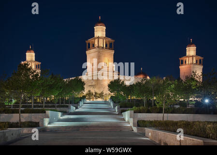 Photo of the King Hussein Mosque at the blue hour time in Amman Stock Photo