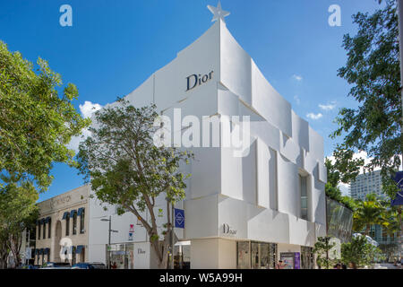 DIOR STORE (©DIOR 2018) NE 39TH STREET PASSAGEWAY (©SB ARCHITECTS 2018) MIAMI  DESIGN DISTRICT MAIMI FLORIDA USA Stock Photo - Alamy