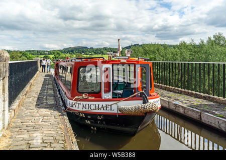 New Linlithgow Union Canal Society cruise canal boat Saint Michael moored on the Avon Viaduct in The Union Canal Linlithgow West Lothian Scotland UK Stock Photo