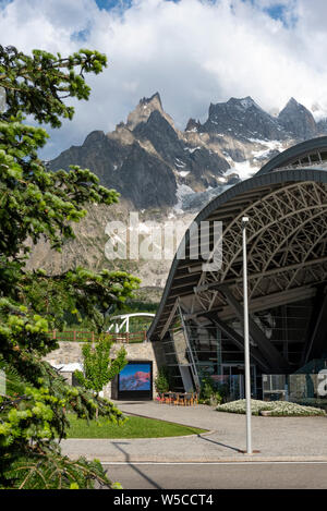 Station of the cable car (Skyway Monte Bianco) on the Italian side of Mont Blanc massif. The Skyway connects the village of Courmayeur to Pointe Helbr Stock Photo