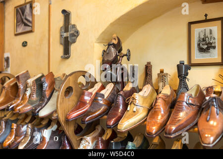 FLORENCE, ITALY, MAY 04, 2018: Fashion classical polished  display picture 3