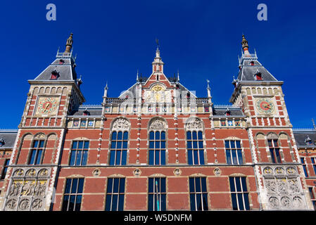 Amsterdam Central station, the largest railway station in Amsterdam, Netherlands Stock Photo