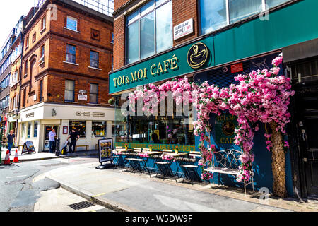 Toi & Moi Cafe in Soho, D'Arblay Street, London, UK Stock Photo