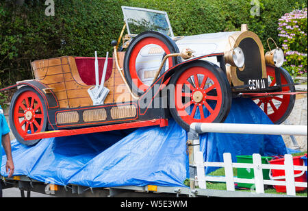 Swanage, Dorset, UK. 28th July, 2019. Thousands flock to Swanage Carnival to see the procession parade on the theme of Swanage Goes Musical on a warm sunny day. Credit: Carolyn Jenkins/Alamy Live News Stock Photo