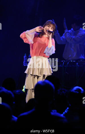 ミュージシャン MACO MACO - She Forgot To Bring Her Boots - YouTube