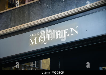 Milan, Italy - September 21, 2018: Alexander McQueen store in Milan.  Montenapoleone area. Fashion week Alexander McQueen shopping Stock Photo -  Alamy