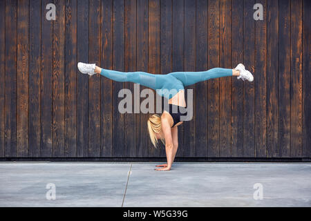 splits gymnast doing young training alamy air gymnastics sportswear athletic element working background