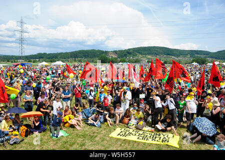 Over 20'000 peoples joined the anti nuclear power demonstration in Switzerlands 'atomic valley' on May 22nd, 2011 Stock Photo