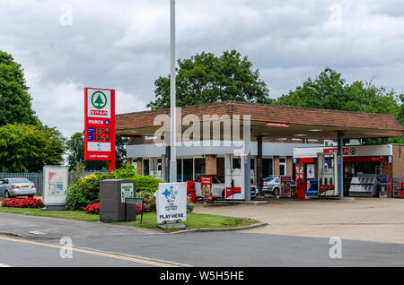 A Spar and Murco petrol station and convenience store in the Village of Datchet in Berkshire, UK Stock Photo