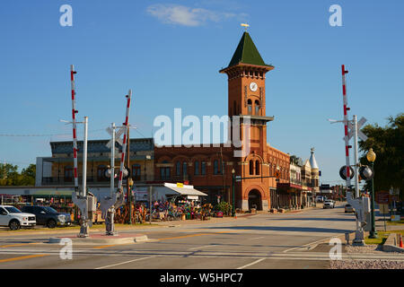 Main Street in historic downtown Grapevine, Texas, USA. Grapevine Convention and Visitors Bureau and Grapevine Vintage Railroad. Stock Photo