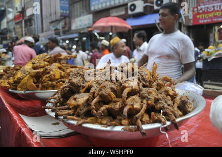 Ramadan Ifter market  Dhaka 07/05/2019. An over view of the traditional Ifter market at Chawk Bazar as the first day of the Holy month Ramadan in Dhak Stock Photo