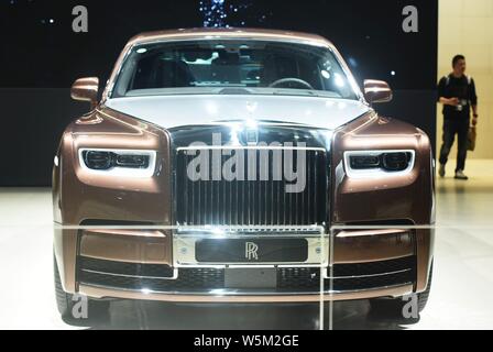 This Special Wraith Black Arrow Is RollsRoyces Final V12 Coupe