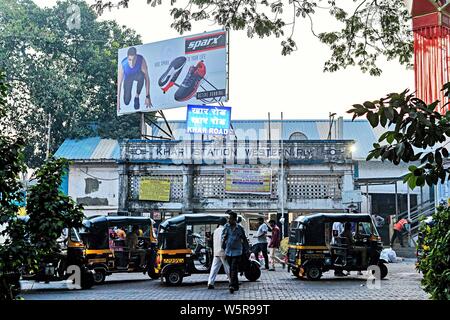 Khar Road Railway Station entrance Mumbai Maharashtra India Asia Stock Photo