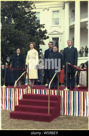 Madame Zhuo Lin, Rosalynn Carter, Deng Xiaoping and Jimmy Carter at the arrival ceremony for the Vice Premier of China. Stock Photo