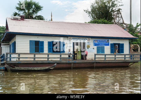 Cambodia: floating school (Panha Language School, free school for poor people) and health center on the Tonle Sap Lake Stock Photo