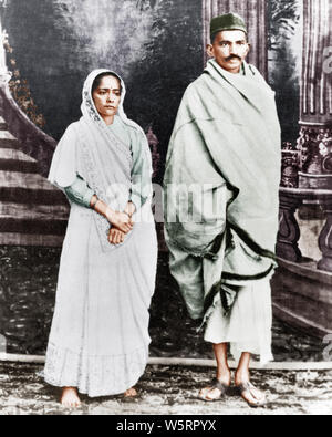 Kasturba Gandhi and Mahatma Gandhi after return to India 1915 old vintage 1900s picture Stock Photo