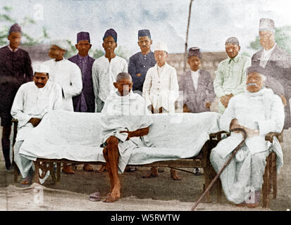 Mahatma Gandhi Sitting 1924 India Stock Photo - Alamy