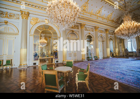 Brussels. 30th July, 2019. Photo taken on July 30, 2019 shows an interior view of the Royal Palace of Brussels in Brussels, Belgium. The Royal Palace of Brussels is the Belgian King's administrative residence and main workplace. A tradition has been established since 1965 to open the Brussels Palace to the public every summer. From July 23 to August 25 this year, the palace can be visited free of charge except on Mondays. Credit: Zhang Cheng/Xinhua/Alamy Live News Stock Photo