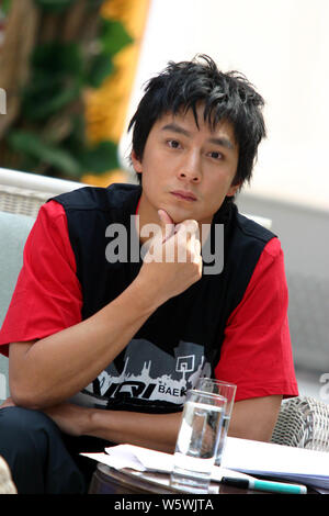 American-Hong Kong actor Daniel Wu attends a promotional event by a sportswear brand in Beijing, China, April 14, 2004. Stock Photo