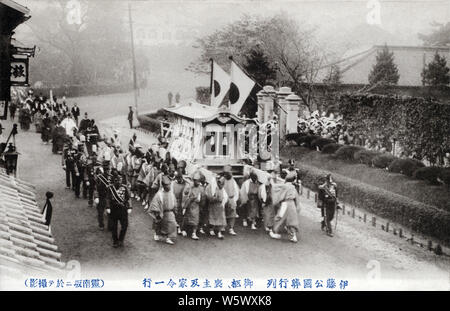 [ 1900s Japan - Funeral of Japanese Statesman Hirobumi Ito ] —   funeral  Ito Hirofumi (Reinan zaka)  20th century vintage postcard. Stock Photo