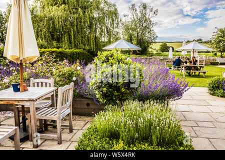 A lovely pub garden set in the Oxfordshire countryside. Stock Photo