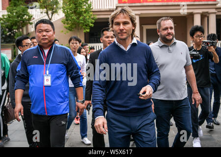 Czech retired footballer and CSL ambassador Pavel Nedved visits the Hainan Overseas Chinese Middle School in Haikou city, south China's Hainan provinc Stock Photo