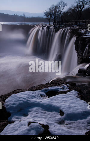 Landscape of the winter scenery of Jingbohu Waterfall, China's largest volcanic waterfall, in Mudanjiang city, northeast China's Heilongjiang province Stock Photo