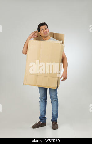 Funny man wearing cardboard box on his head with smiley face Stock ...