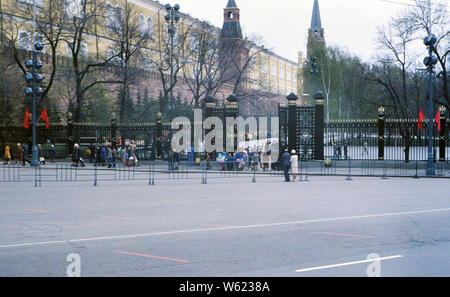 1970s Russia - Street scene in Russia (probably outside the Kremlin in Moscow) ca. 1978 Stock Photo