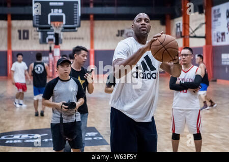 Former NBA star Tracy McGrady attends an activity at the Rucker Park in Shanghai, China, 13 September 2018. Stock Photo