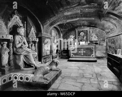 a chapel of the Vatican caves, 1930 Stock Photo