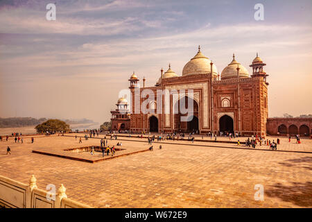 There are two buildings on either side of the Taj Mahal. To the West is the mosque, and to the East is the Mehmaan Khana or the Guest House. Both buil Stock Photo