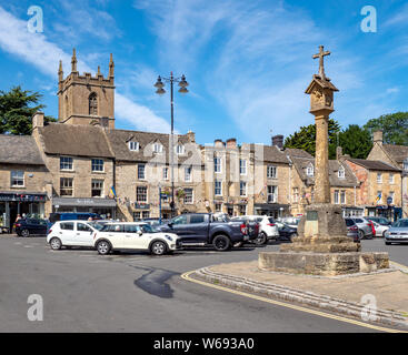 Market Square in Stow on the Wold Gloucestershire UK Stock Photo - Alamy