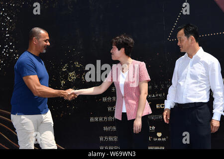 Dutch football manager and former football player Ruud Gullit, left, attends a press conference for 'star run' during the 2018 G-EXPO Global Top Summi Stock Photo