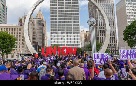 Detroit, Michigan - Security guards at downtown buildings owned by ...